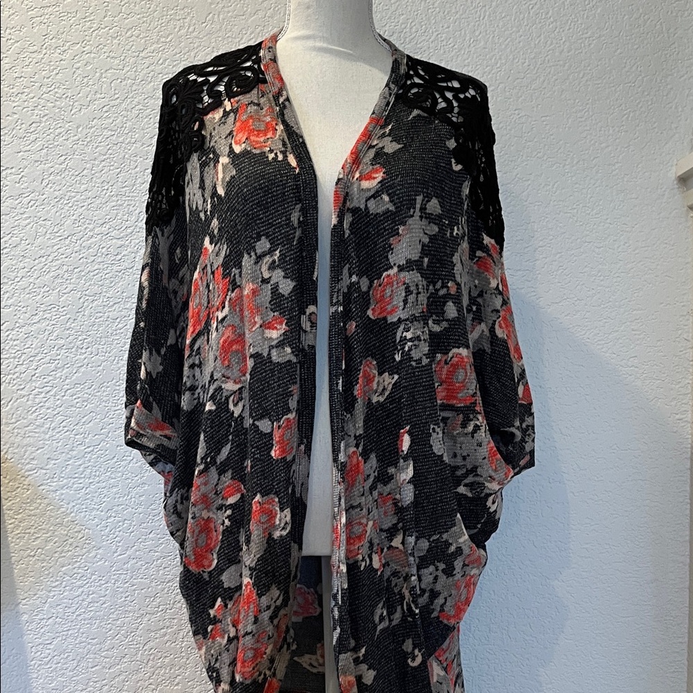 Abercrombie & Fitch Floral Kimono One Size